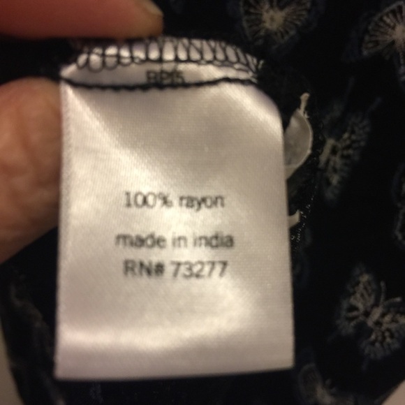 Y2K white butterflies on navy Henley rayon tank top size Medium whimsy playful. - Picture 4 of 9